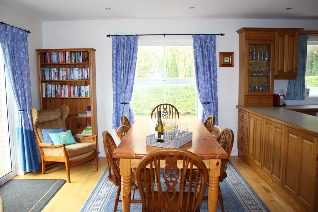 Cygnet Lodge Holiday Home, Fermanagh : sleeping up to 8 people : ideal family holiday rental Lough Erne