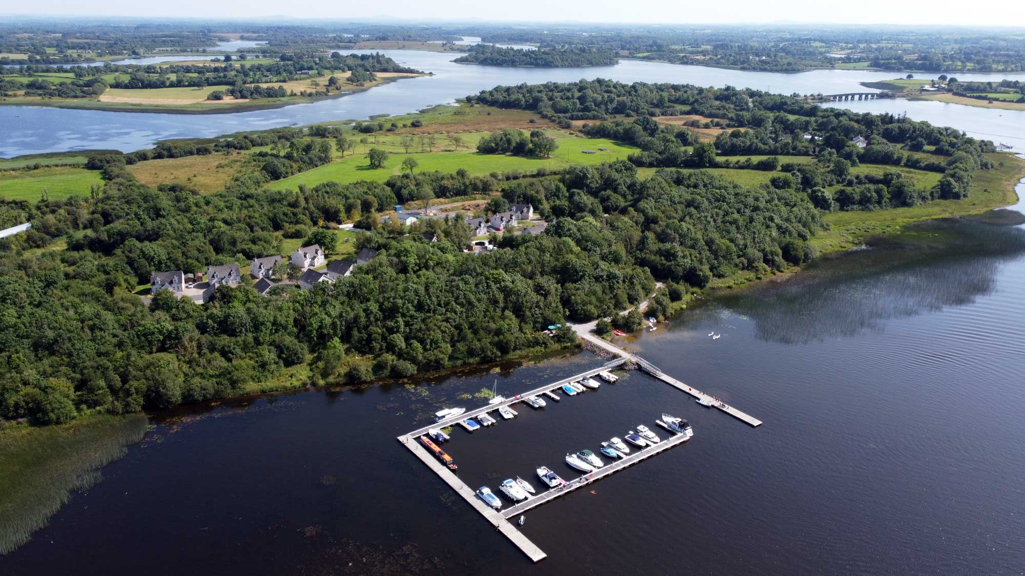 Fermanagh Lodges : Self Catering Cottages, Lodges, Apartments with waterbased Activities and Marina on site